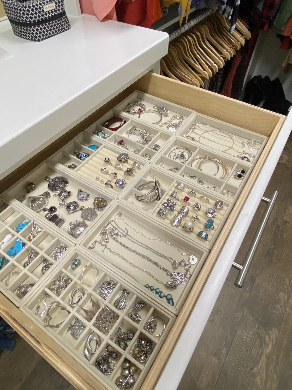 3F47654E-7CC9-4D5E-B04B-9B9B7FAFA06B_1_102_o